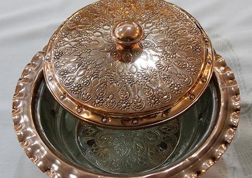 عکس پخت غذا در ظروف مسی