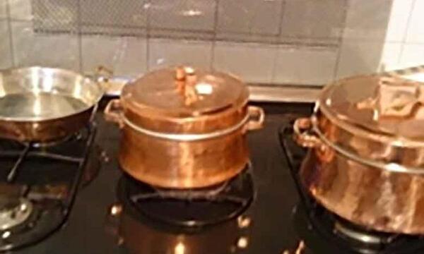 عکس پخت غذا در ظروف مسی