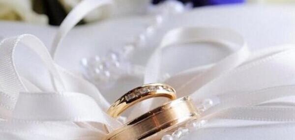 عکس حلقه لای قران