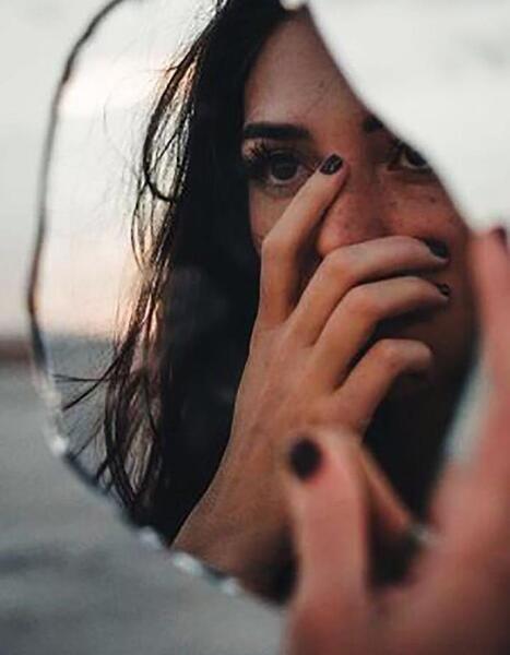 عکس دختر غمگین شیک