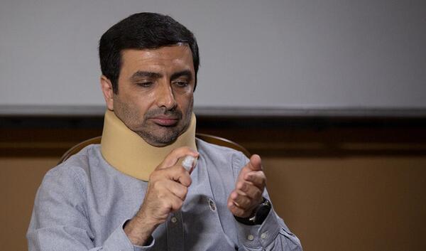 عکس امین زندگانی در خانه امن