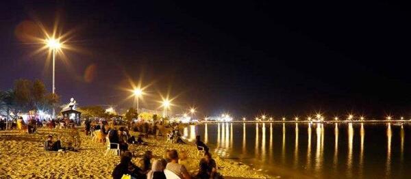 عکس دریا کیش در شب