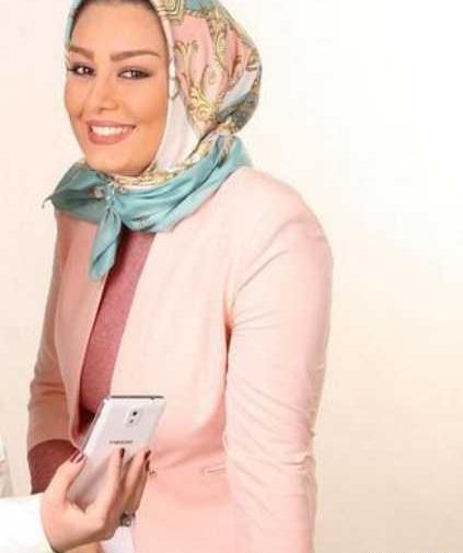 عکس سحر قریشی با مانتو لی