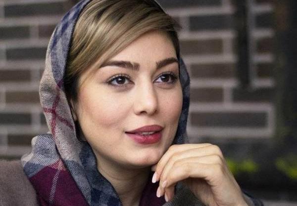عکس سحر قریشی با مانتو لی