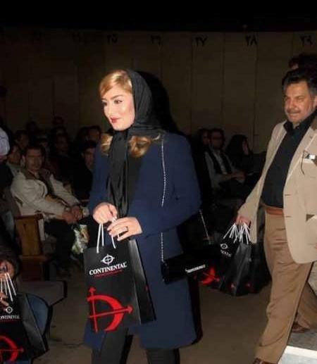 عکس سحر قریشی با مانتو لی