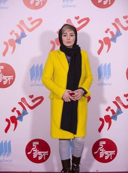 عکس سحر قریشی با مانتو لی