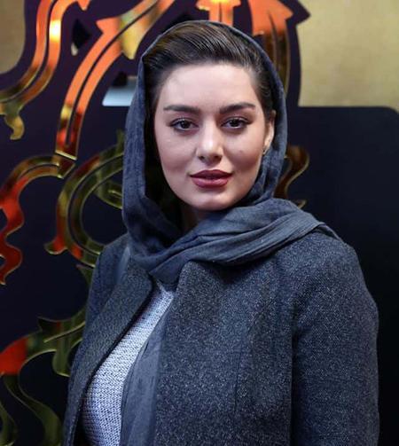 عکس سحر قریشی با مانتو لی