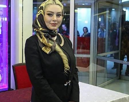 عکس سحر قریشی با مانتو لی