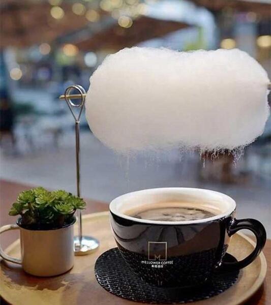 عکس قهوه نوشیدن