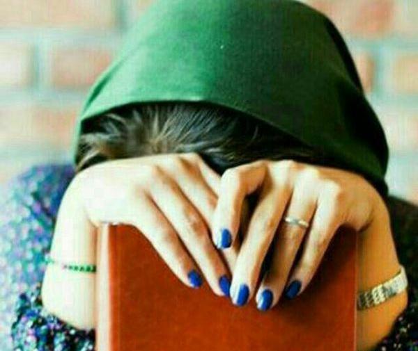 عکس کتاب خواندن برای پروفایل