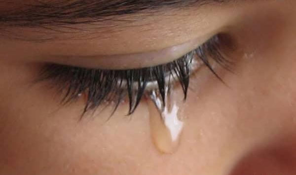 عکسهای چشم گریان مرد