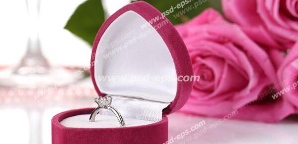 عکس حلقه ازدواج داخل جعبه