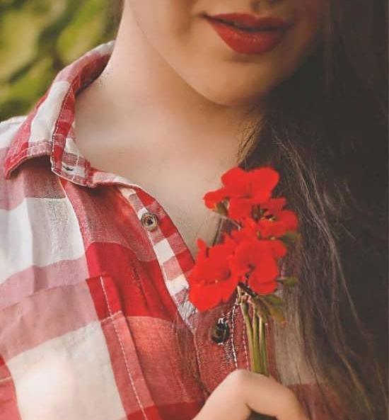 ژست عکس دخترانه نیمرخ