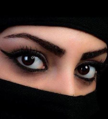 عکس چشم سیاه گریان