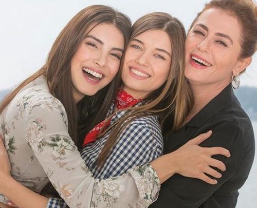 عکس خانواده دنیز بایسال