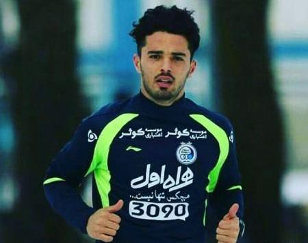 عکس امید نورافکن با لباس شخصی