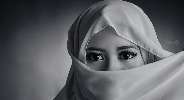 عکس دختر غمگین با حجاب