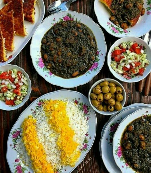 عکس قورمه سبزی با مخلفات