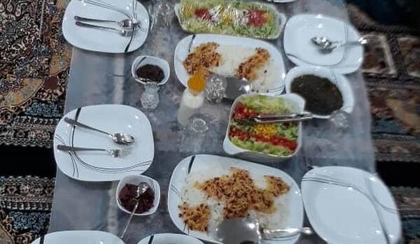 عکس قورمه سبزی با مخلفات