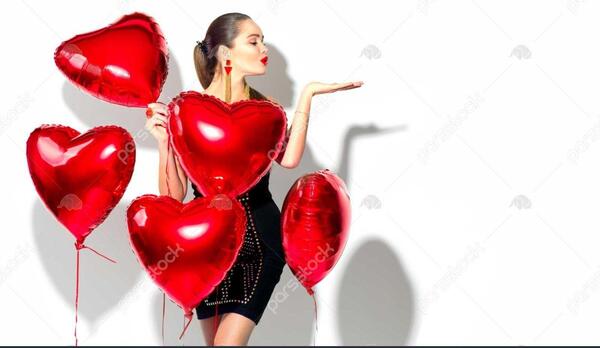 عکس دختر زیبا با قلب