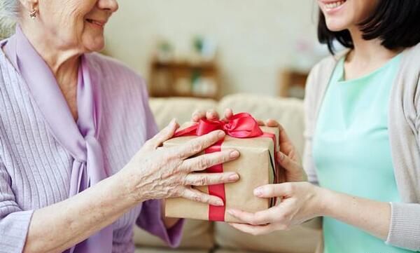 عکس ایده عیدی بردن برای عروس