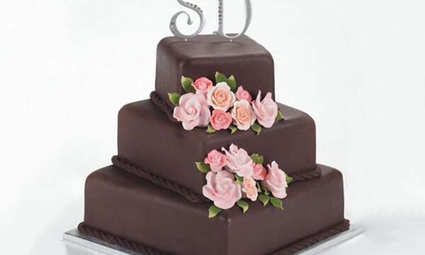 عکس کیک تولد دخترانه شیک کاکائویی