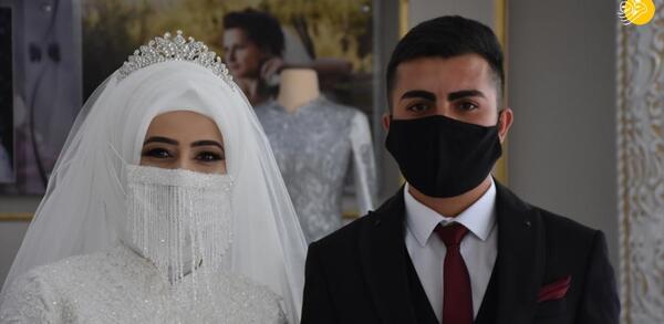 عکس عروس و داماد چشم دوخته