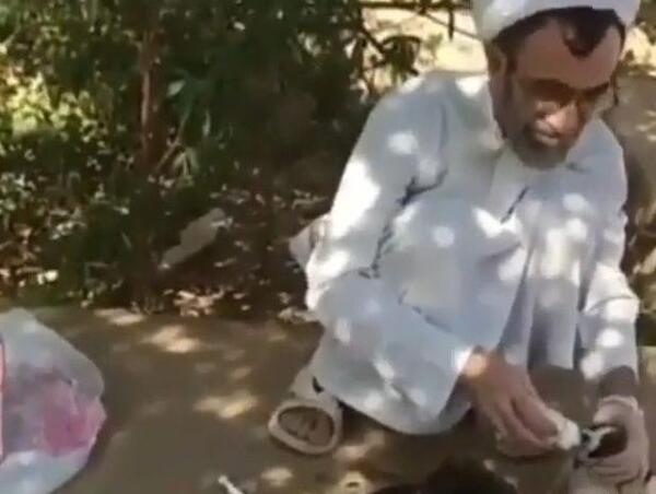 عکس حسن آقامیری با سگ