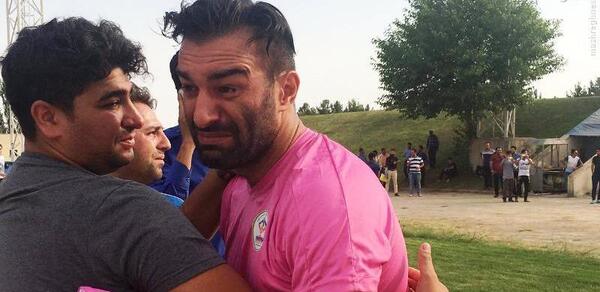 عکس گریه حنیف عمران زاده