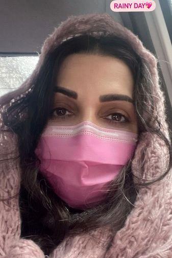 عکس بارانی صورتی