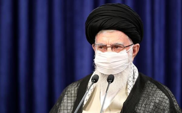 عکس گریه رهبری
