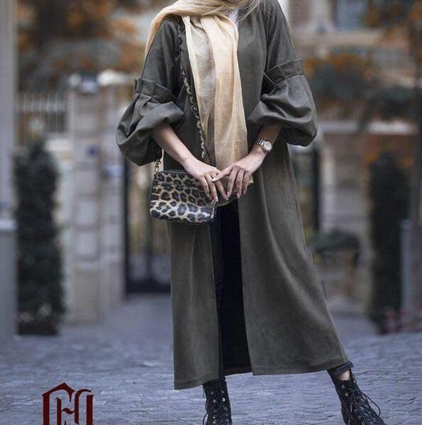 عکس مدل مانتو جلو باز خاکستری