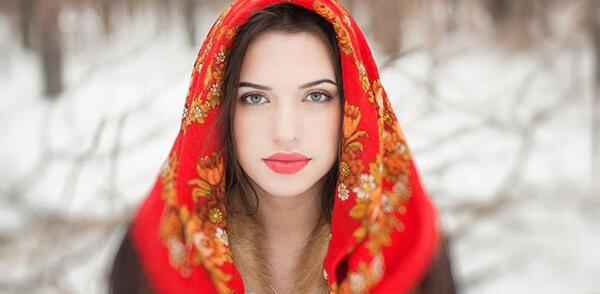 عکس دختر فانتزی با لباس قرمز