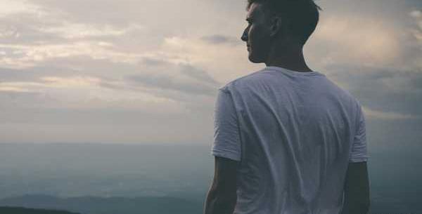 عکس پروفایل پسرانه نیم رخ