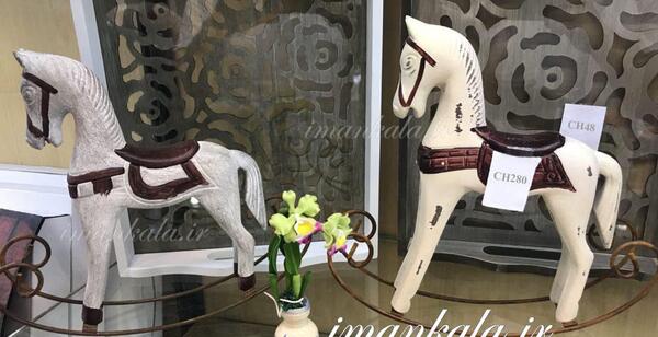 عکس اسب چوبی