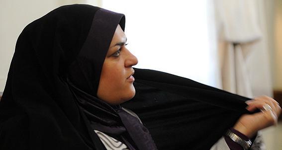 عکس آزاده اردکانی در آسانسور