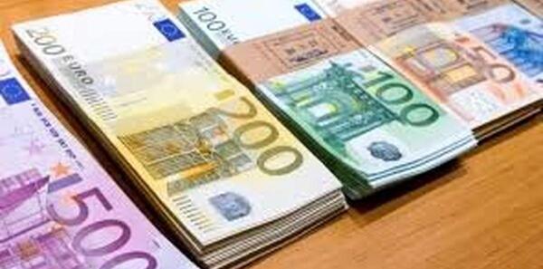 عکس از یورو و دلار