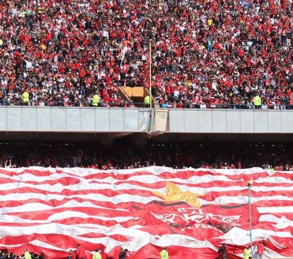 عکس آتش زدن پرچم پرسپولیس