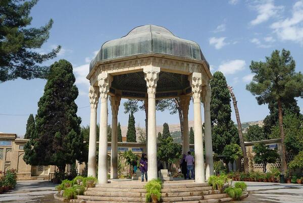 عکس گرامیداشت حافظ