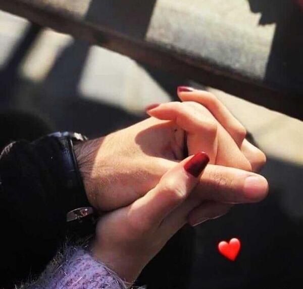 عکس قلب گرفتن با دست