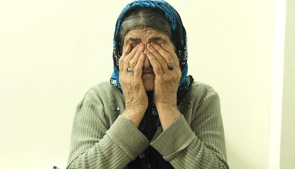 عکس گریه مادر