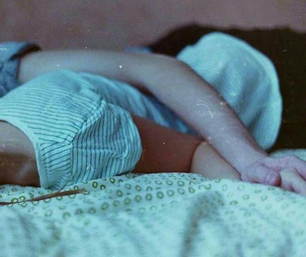 عکس دونفره عاشقانه در تخت خواب