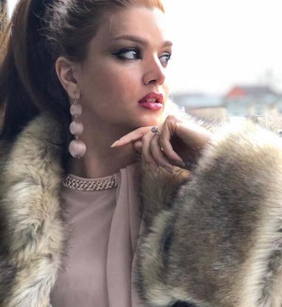 عکس شوهر گلناز در منوتو