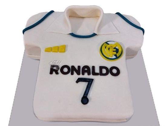 عکس رونالدو روی کیک تولد