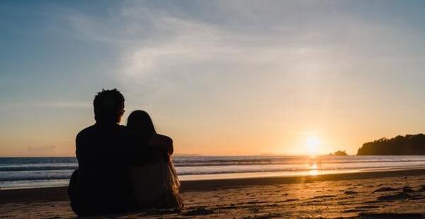 عاشقانه دونفره عکس عاشقانه کنار دریا