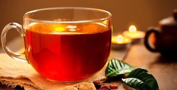 عکس استکان چای در طبیعت