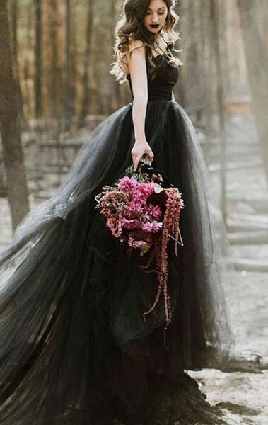 ژست عکس با لباس عروس