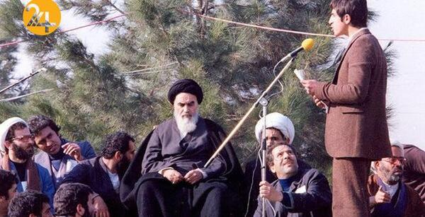 عکس امام خمینی زمان ورود به ایران