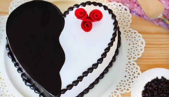 عکس روی کیک قلبی