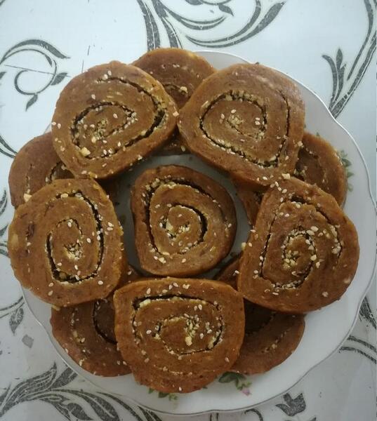 عکس رولت حلوا و خرما